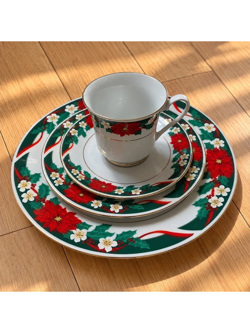 Vintage Tienshan Deck the Halls 4 Pc Christmas China Place Setting Poinsettia